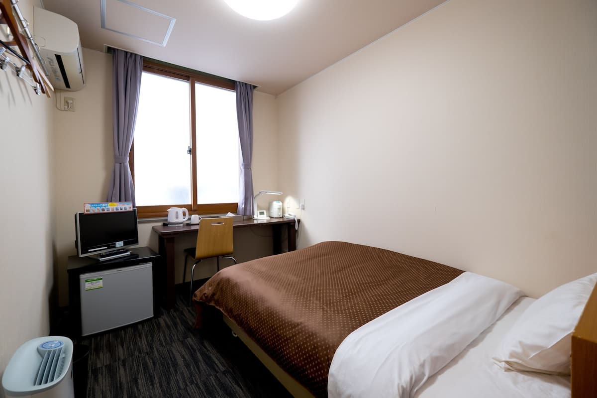 스탠다드 싱글룸, 금연 (B-SB,NS,With Shower Booth,East Wing) | 책상, 다리미/다리미판, 무료 WiFi, 침대 시트