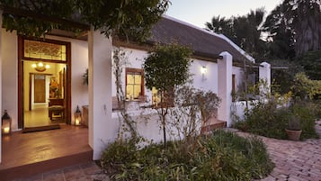 Historical Longhouse Garden Rooms