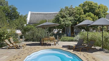 Historical Longhouse Garden Rooms | Zwembad | 3 buitenzwembaden