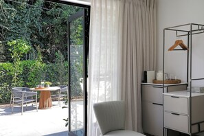 Luxury Room, Garden Area | Minibar, in-room safe, individually decorated, free WiFi - Twice Central Guesthouse (Stellenbosch)