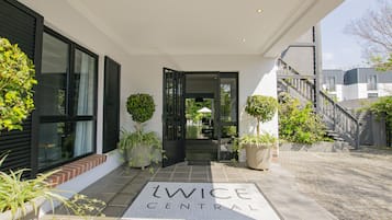 Entrée de l’hébergement