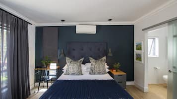 Luxury-Zimmer, Balkon | 1 Schlafzimmer, Minibar, Zimmersafe, individuell dekoriert