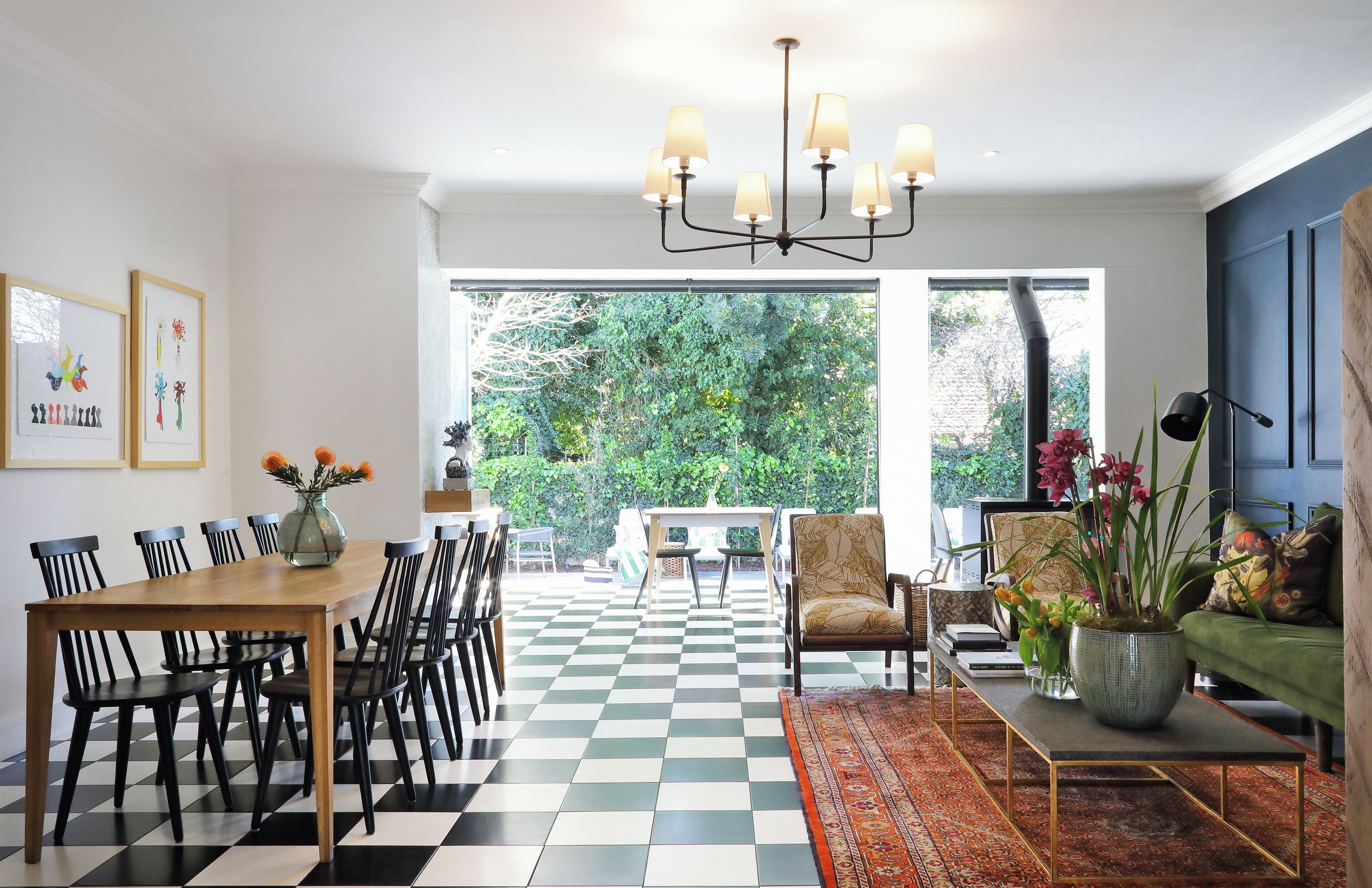 32-inch LCD TV with satellite channels, TV