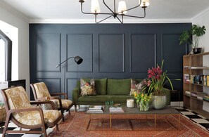 Télévision LCD de 32 pouces avec chaînes par satellite, télévision