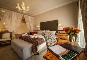 Habitación de lujo doble | Ropa de cama hipoalergénica, caja fuerte, decoración individual