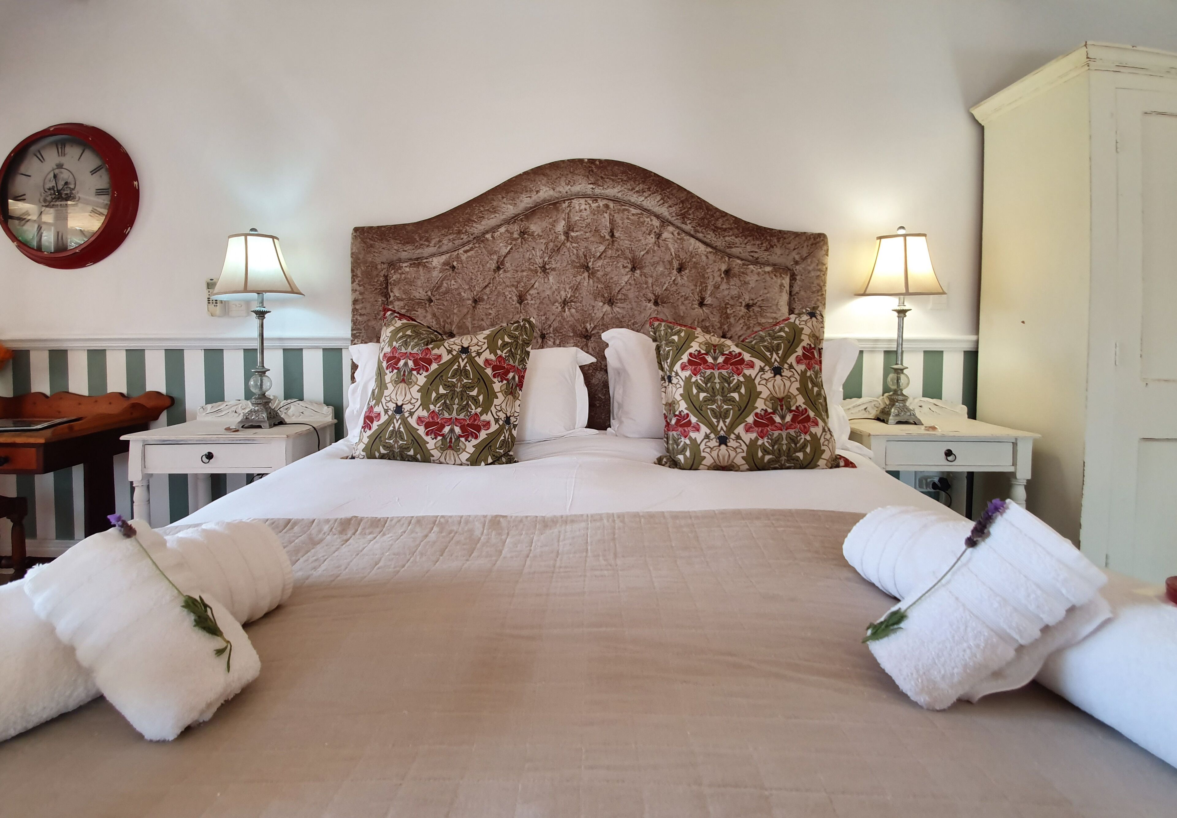 奢华套房 (Honeymoon) | 防过敏的被褥、客房内保险箱、特色装修、特色家居