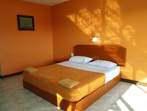 Minibar, desk, free WiFi - Karon Village Hotel (Karon)