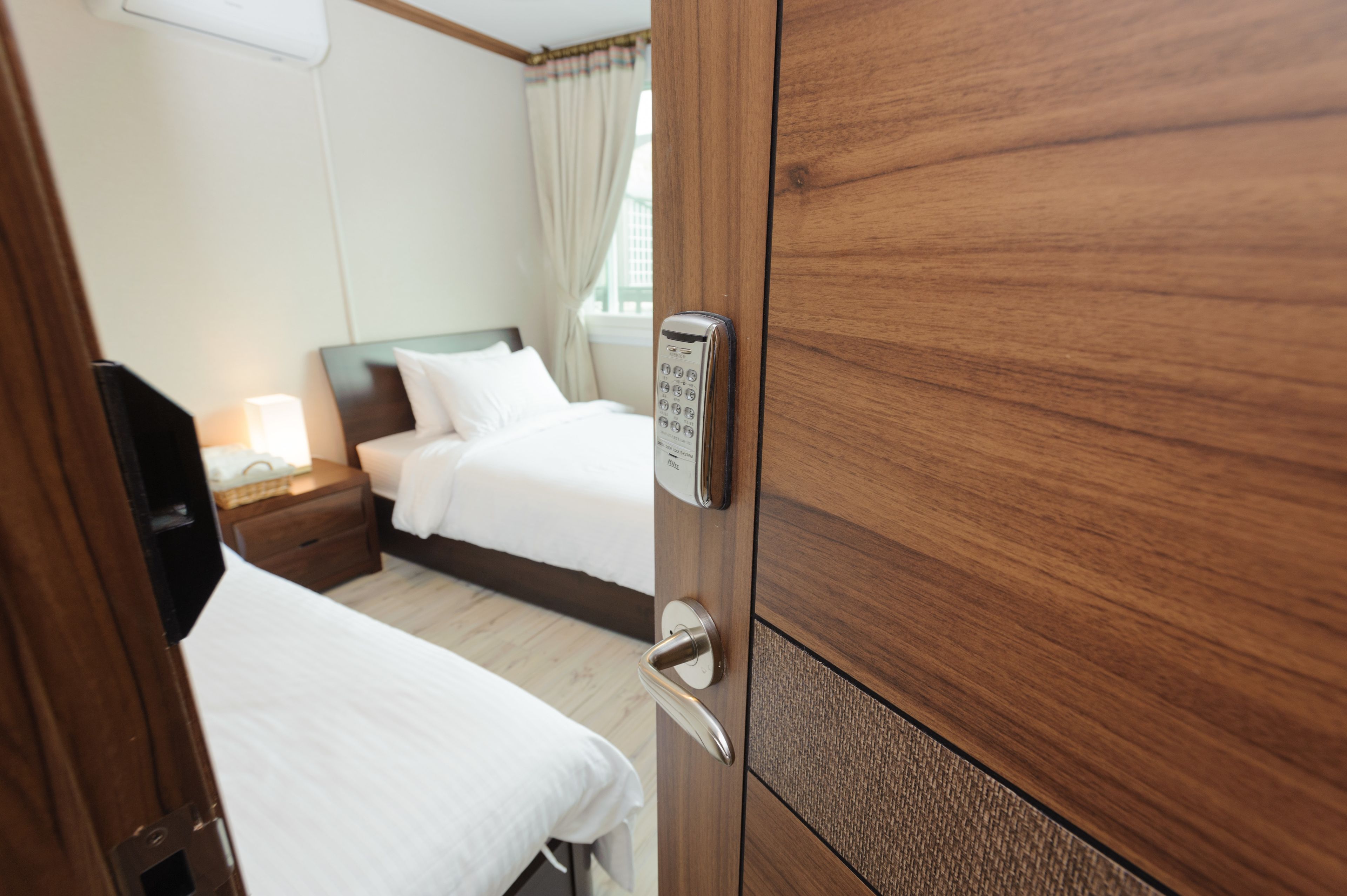 Standard Twin Room | Free WiFi