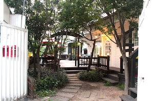 숙박 시설 입구