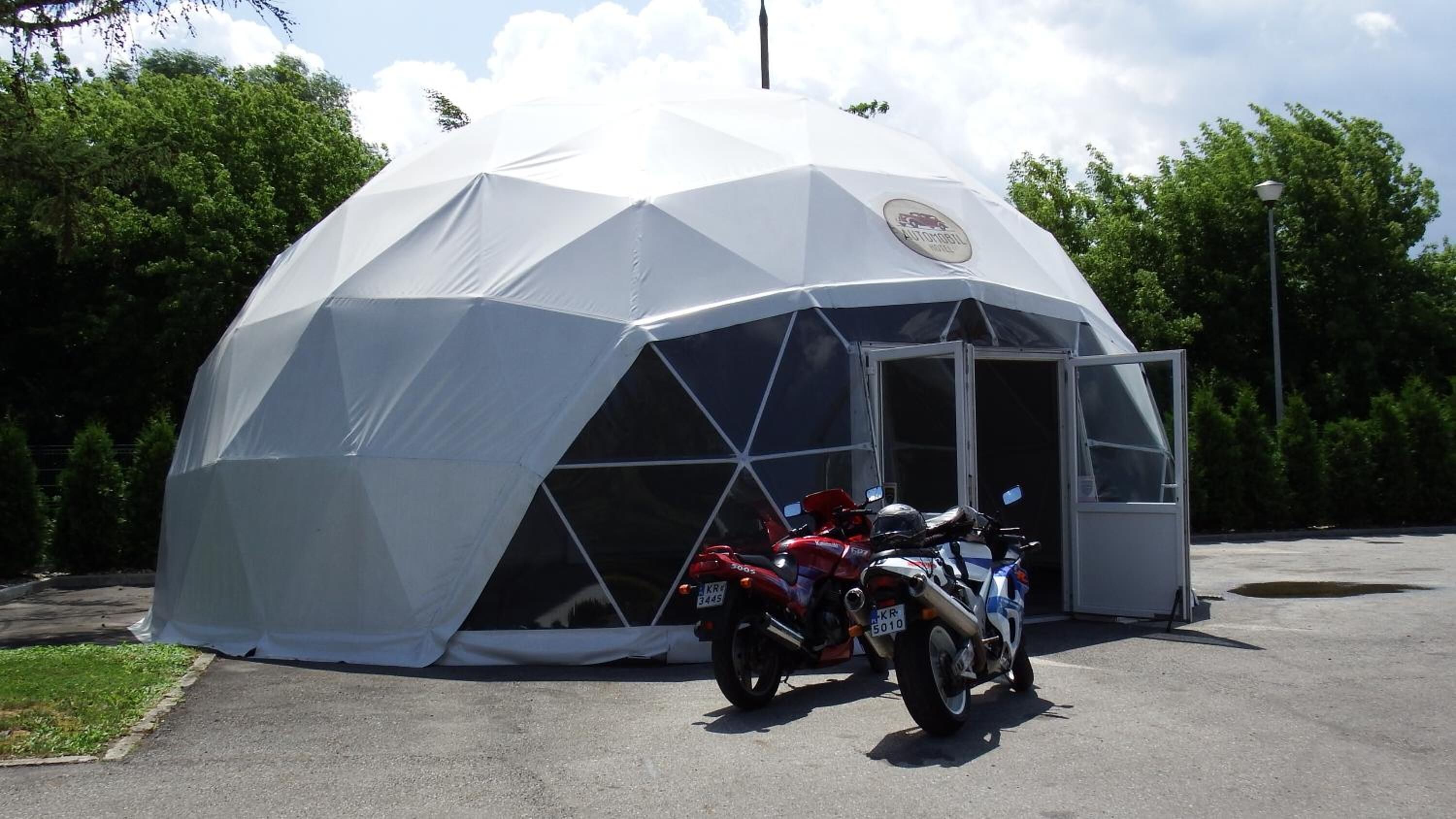 Foto - Automobil Hotel