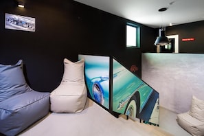 Desk, soundproofing, free WiFi, bed sheets - Automobil Hotel (Kraków)