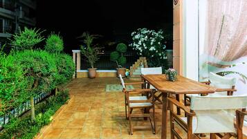 Tempat makan outdoor