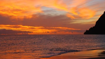 Tæt på stranden, hvidt sand