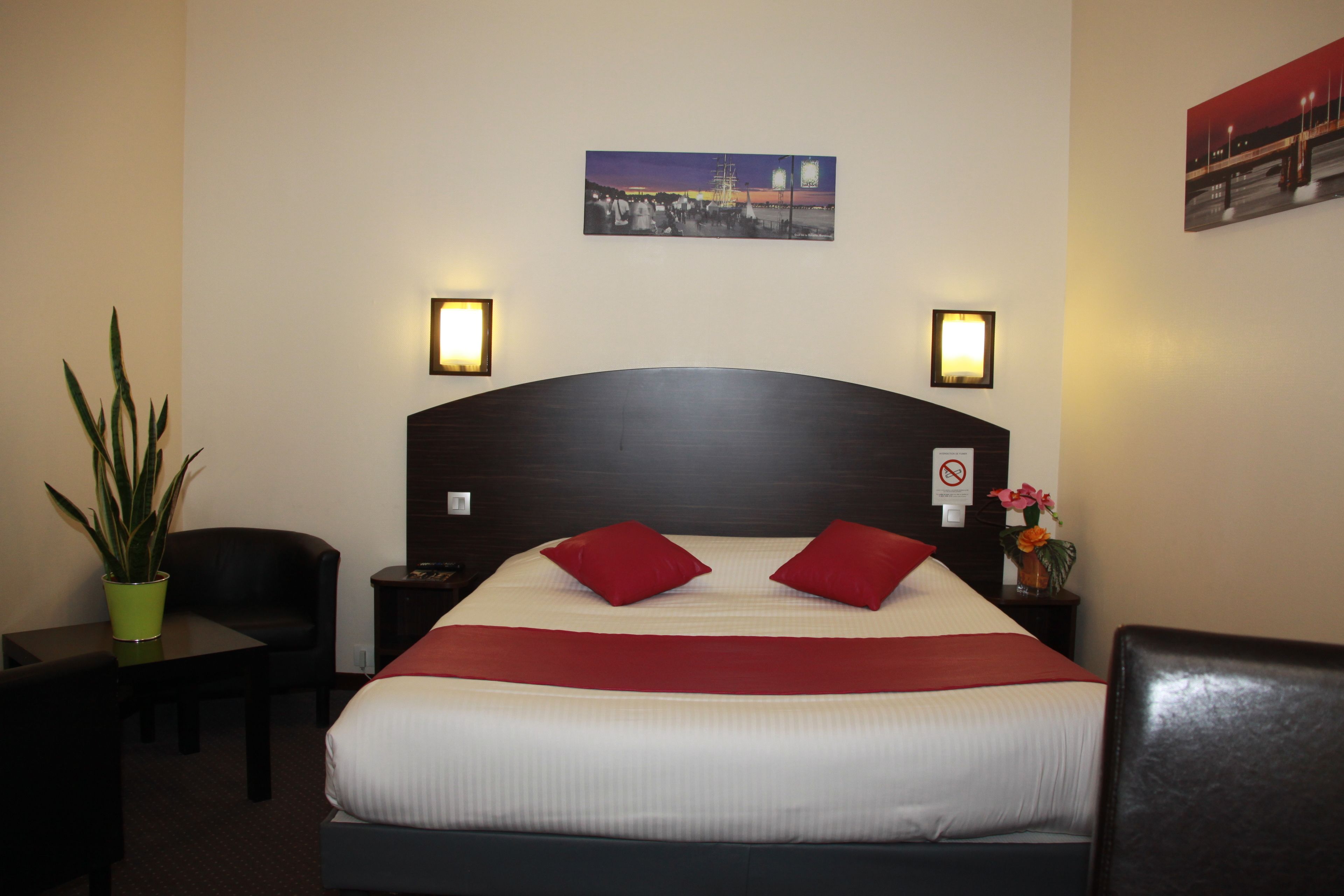 1 bedroom, in-room safe, desk, iron/ironing board