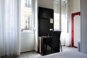 In-room safe, desk, iron/ironing board, free WiFi