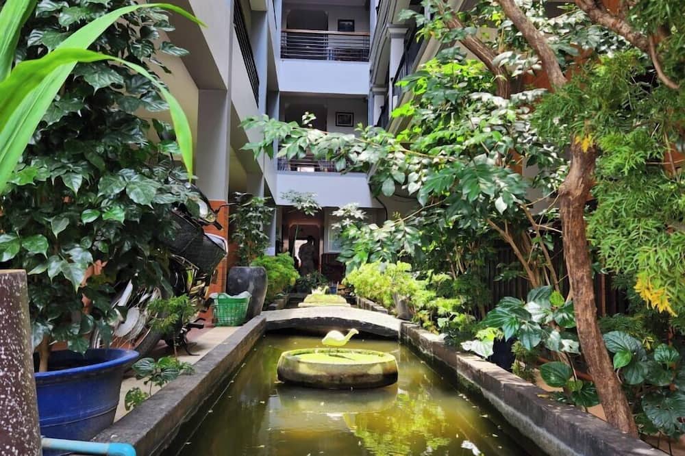 Jasmine Lodge