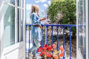 Suite estándar, vista a la ciudad | Vista del balcón