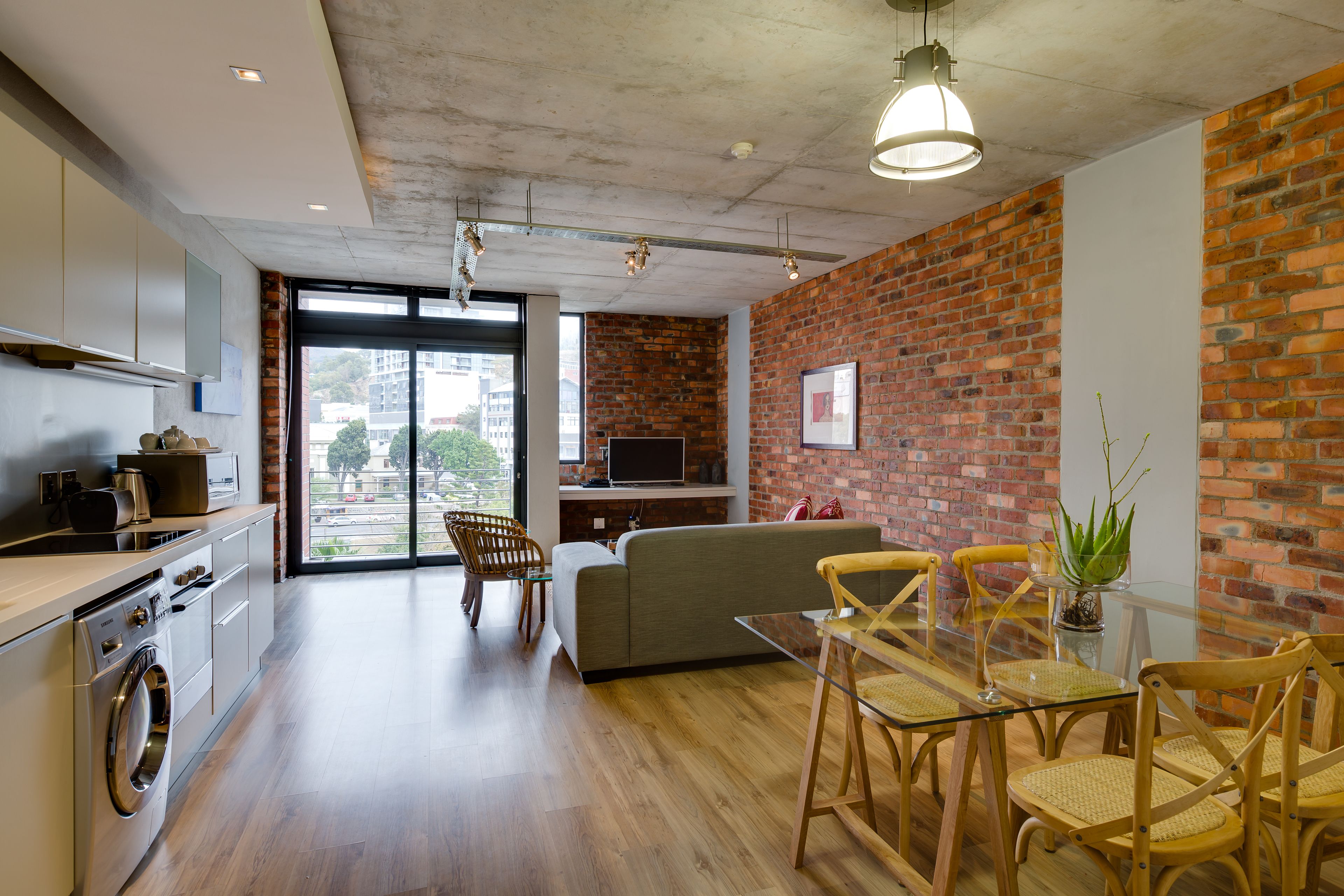 Studio (Metropolis) | Living room | LED TV
