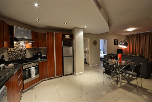 Apartment, 1 Bedroom (Rockwell) | Private kitchen