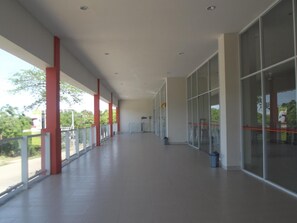 Sarapan ambil sendiri setiap hari (IDR 45000 per orang)