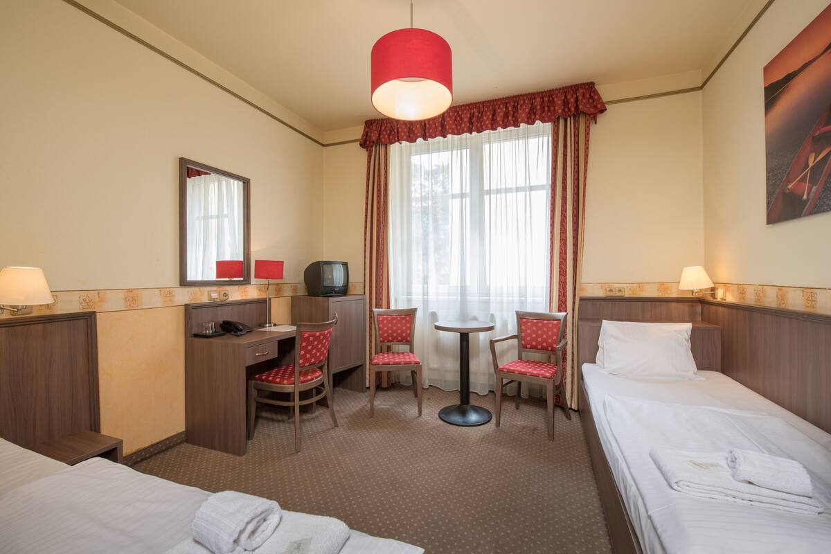 City Triple Room, Multiple Beds, Ensuite, City View