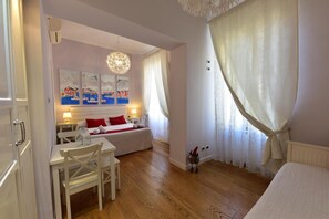 Premium bedding, free minibar, in-room safe, desk - Casa Martini (Rome)