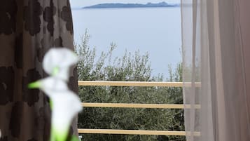 Lit parapluie, Wi-Fi gratuit, draps fournis
