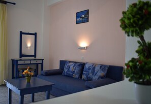 Quadruple Room, 2 Bedrooms, Sea View | Private kitchenette