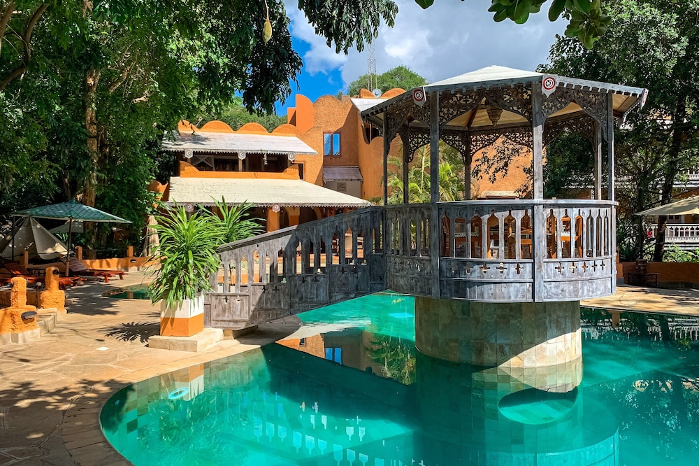 Nomad Beach Resort by null