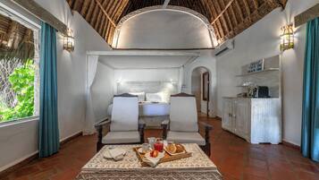 Habitación doble, junto a la playa | Ropa de cama de alta calidad y minibar