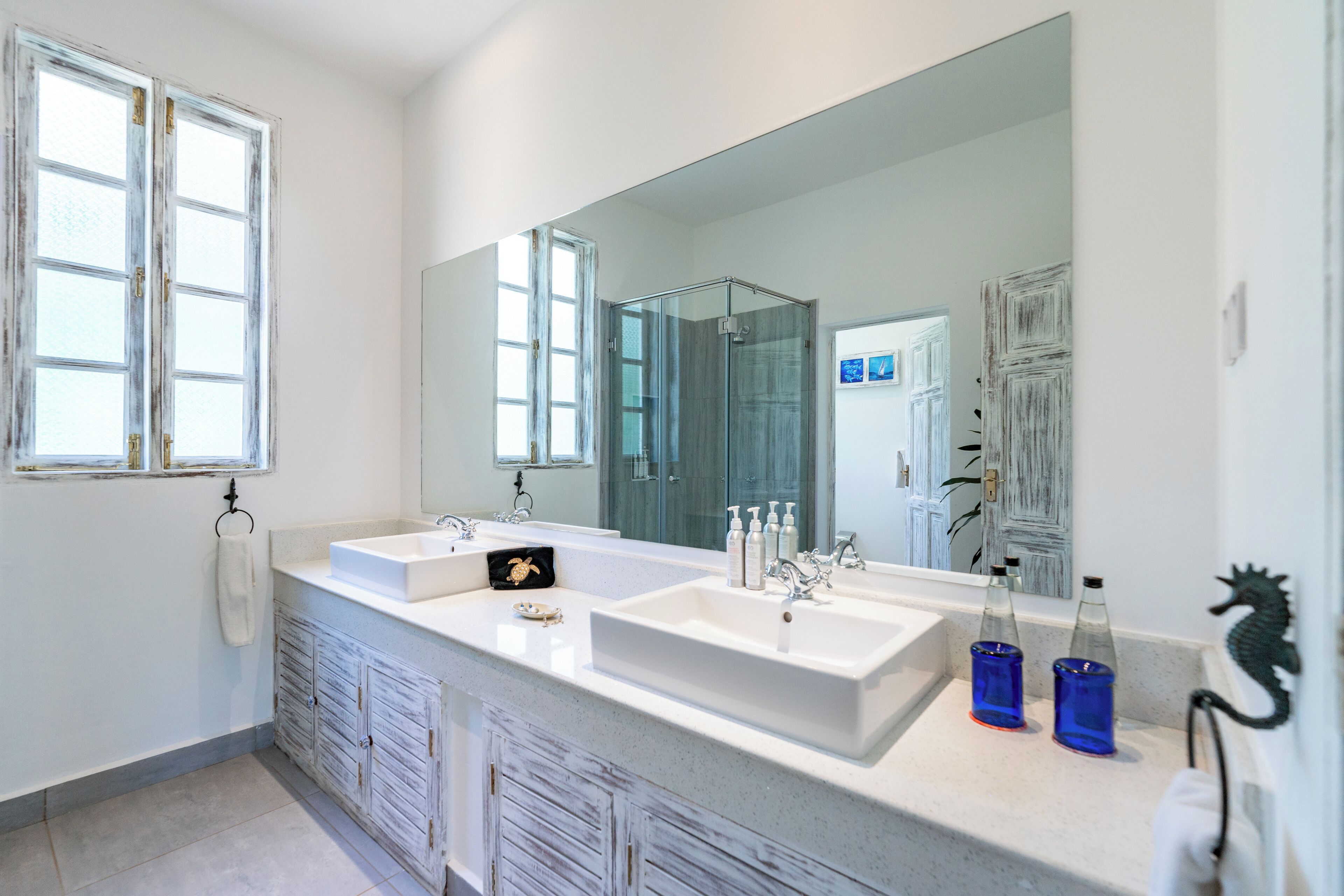 the family cottage | bathroom | free toiletries, hair dryer, bathrobes, slippers