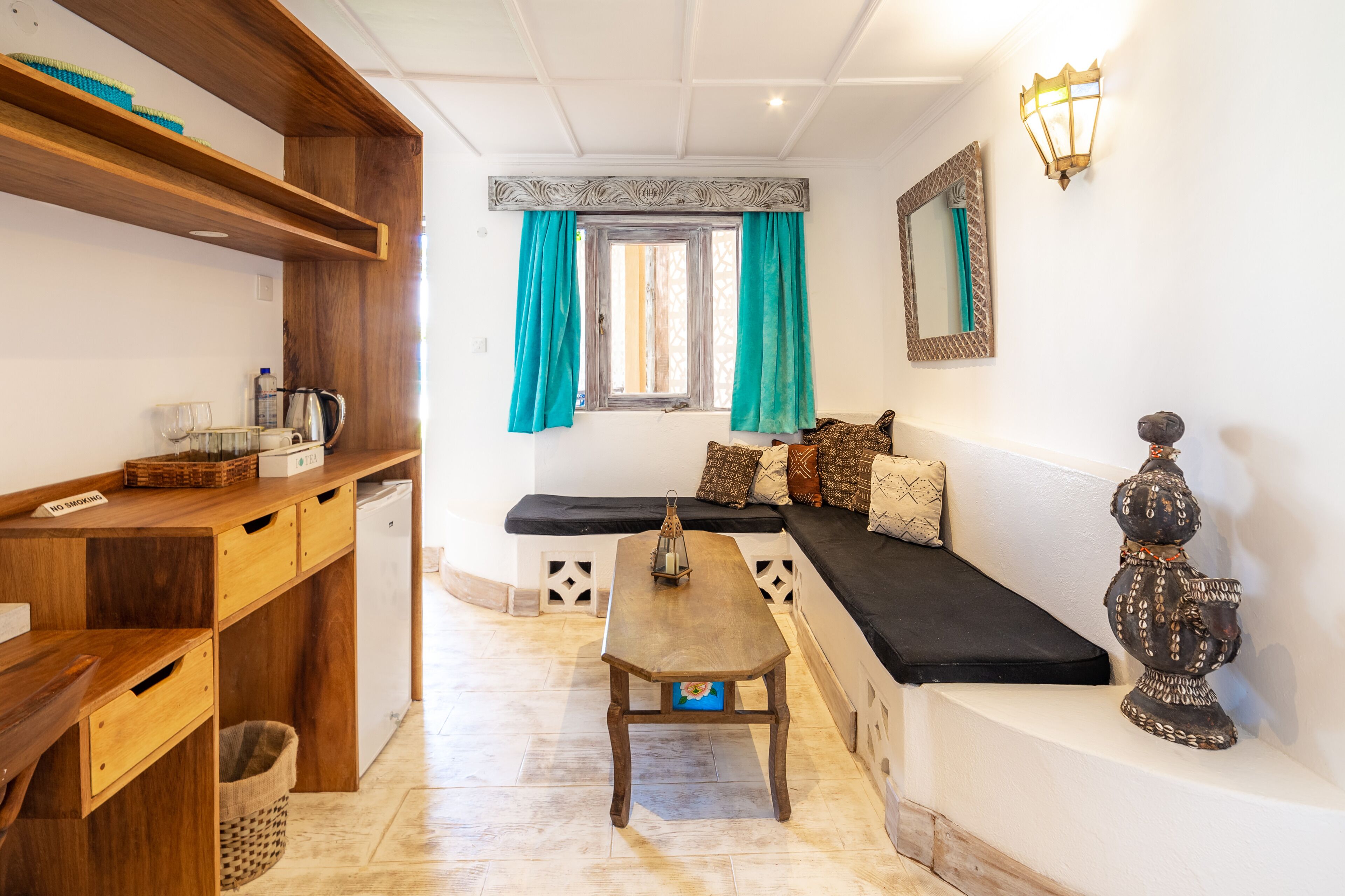 family suite | living room