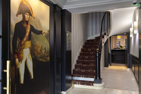 Interior entrance - Hôtel Saint Cyr Etoile (Paris)