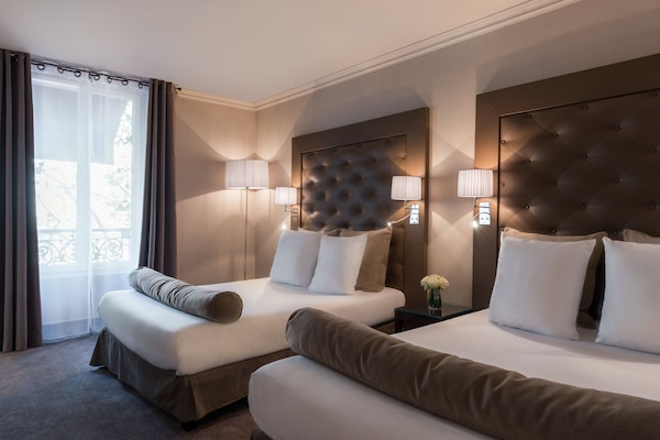 Family Room | Premium bedding, minibar, in-room safe, desk