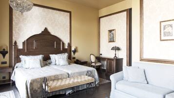 Minibar, in-room safe, desk, laptop workspace