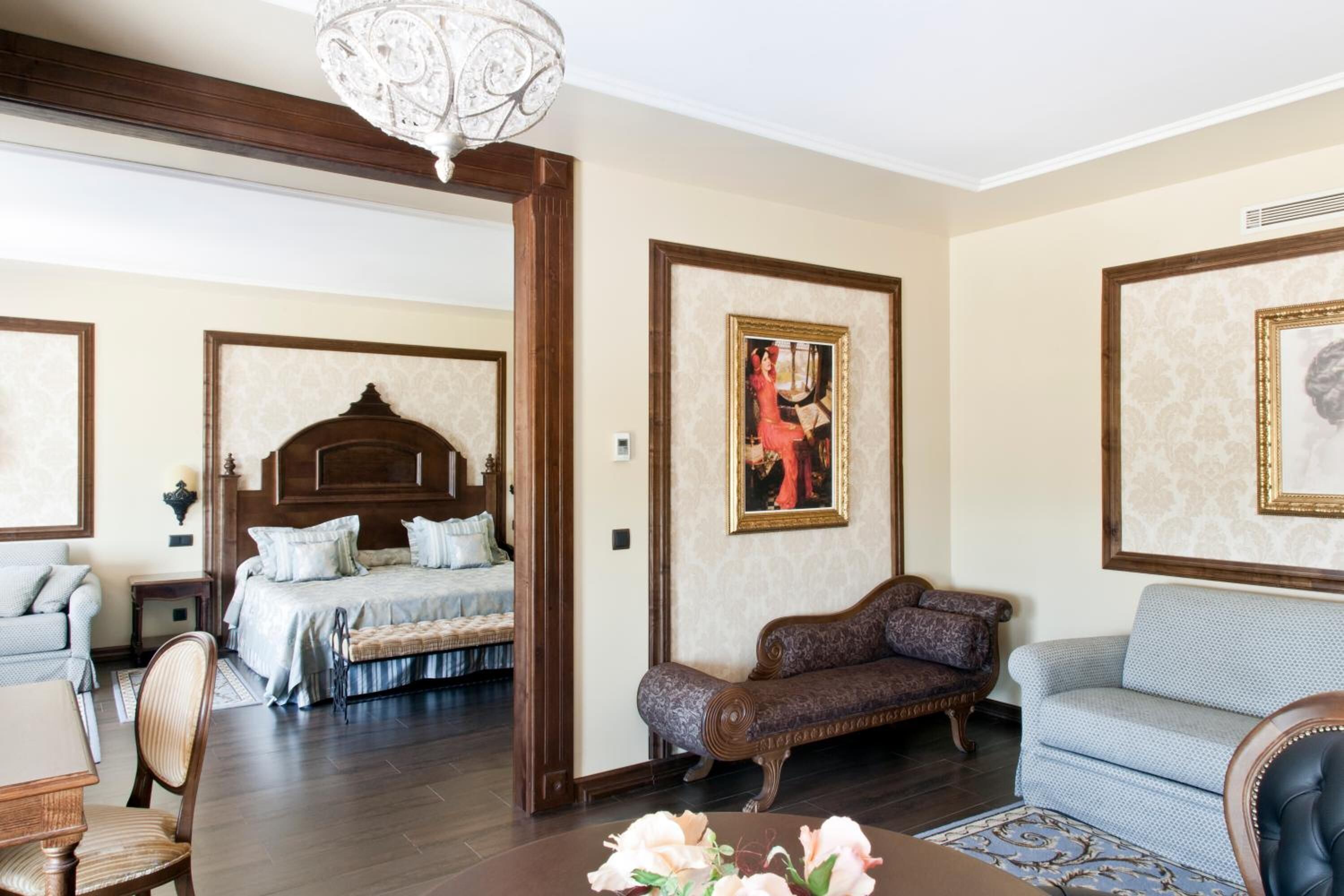 minibar, in-room safe, desk, laptop workspace