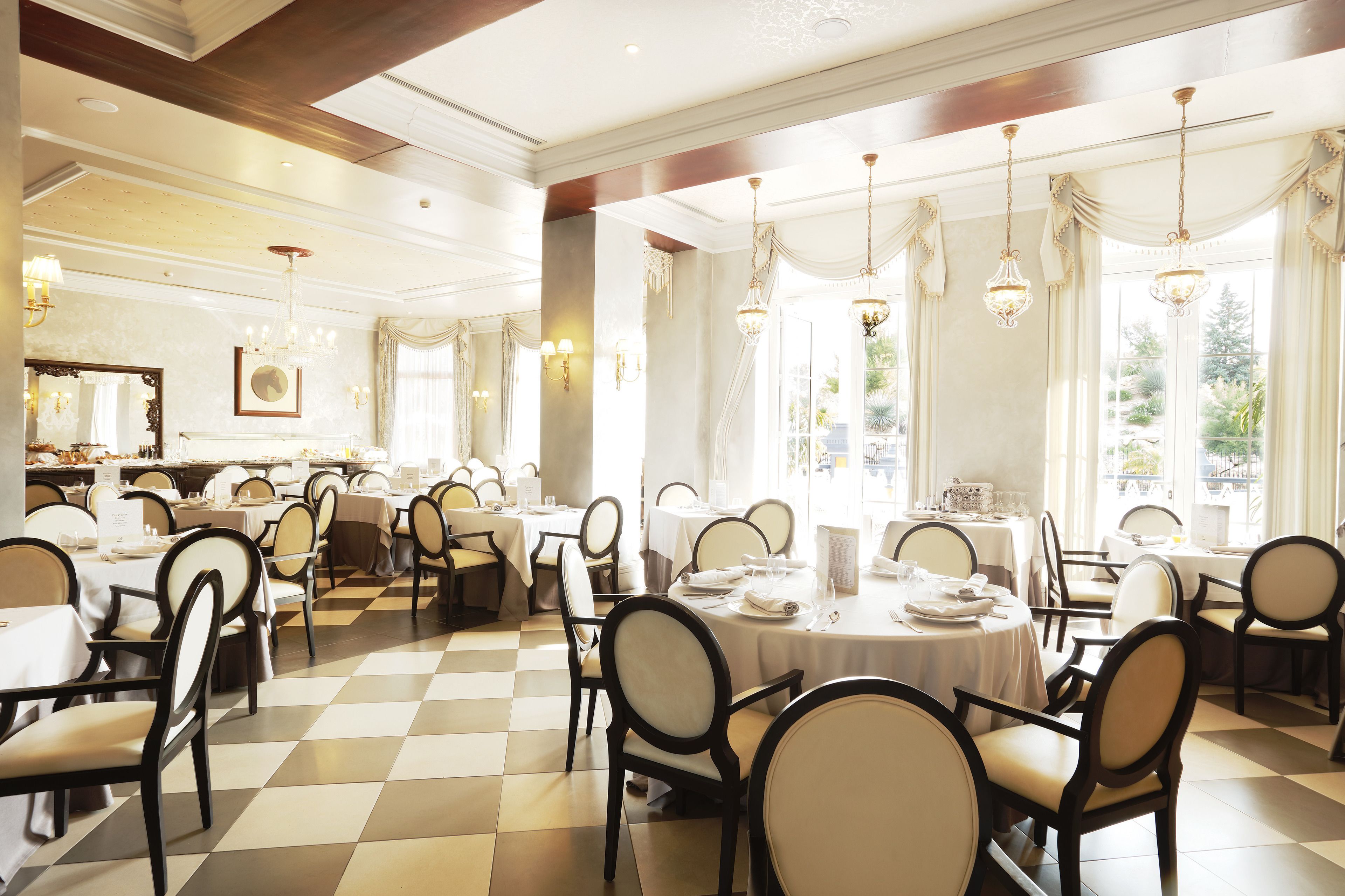 breakfast, lunch and dinner served