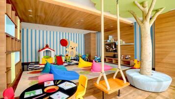 Lasten leikkialue sisätiloissa