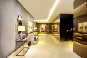 Lobby - Ascott Waterplace Surabaya (Surabaya)