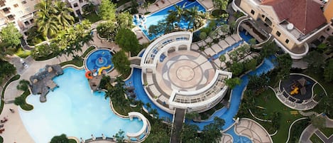 2 개의 야외 수영장, 무료 카바나, 일광욕 의자