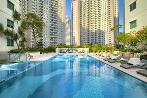 2 outdoor pools, free pool cabanas, pool loungers - Ascott Waterplace Surabaya (Surabaya)