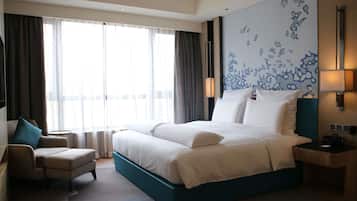 Deluxe Suite, 1 King Bed, Club lounge access