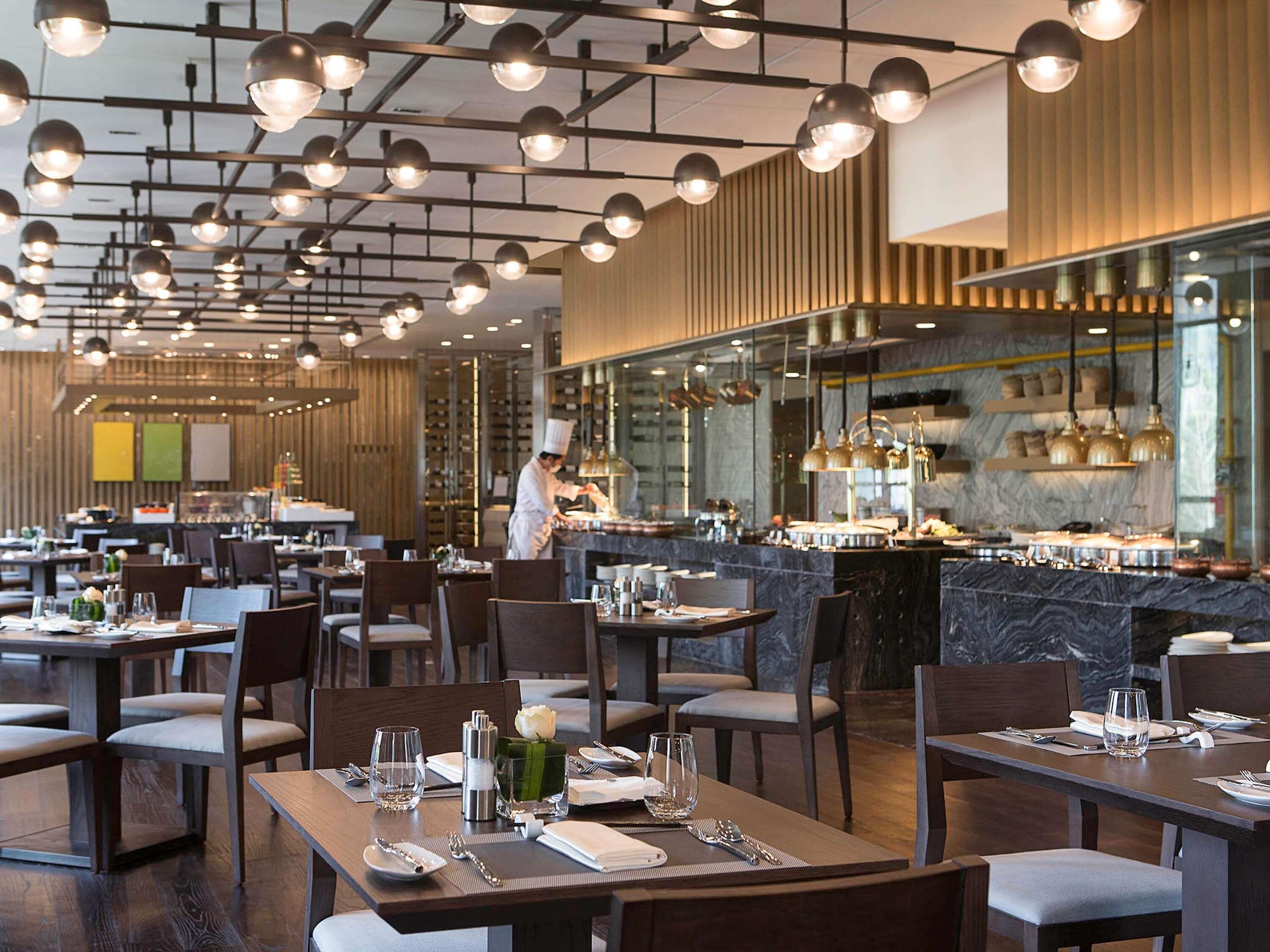 3 restaurantes; se sirve desayuno, almuerzo y cena