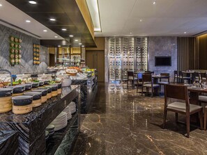 Daily buffet breakfast for a fee - Pullman Taiyuan (Taiyuan)