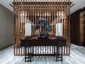 3 restaurantes, se sirven desayunos, comidas y cocina internacional