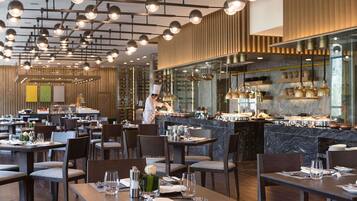 3 restaurants, breakfast, lunch, dinner served; international cuisine