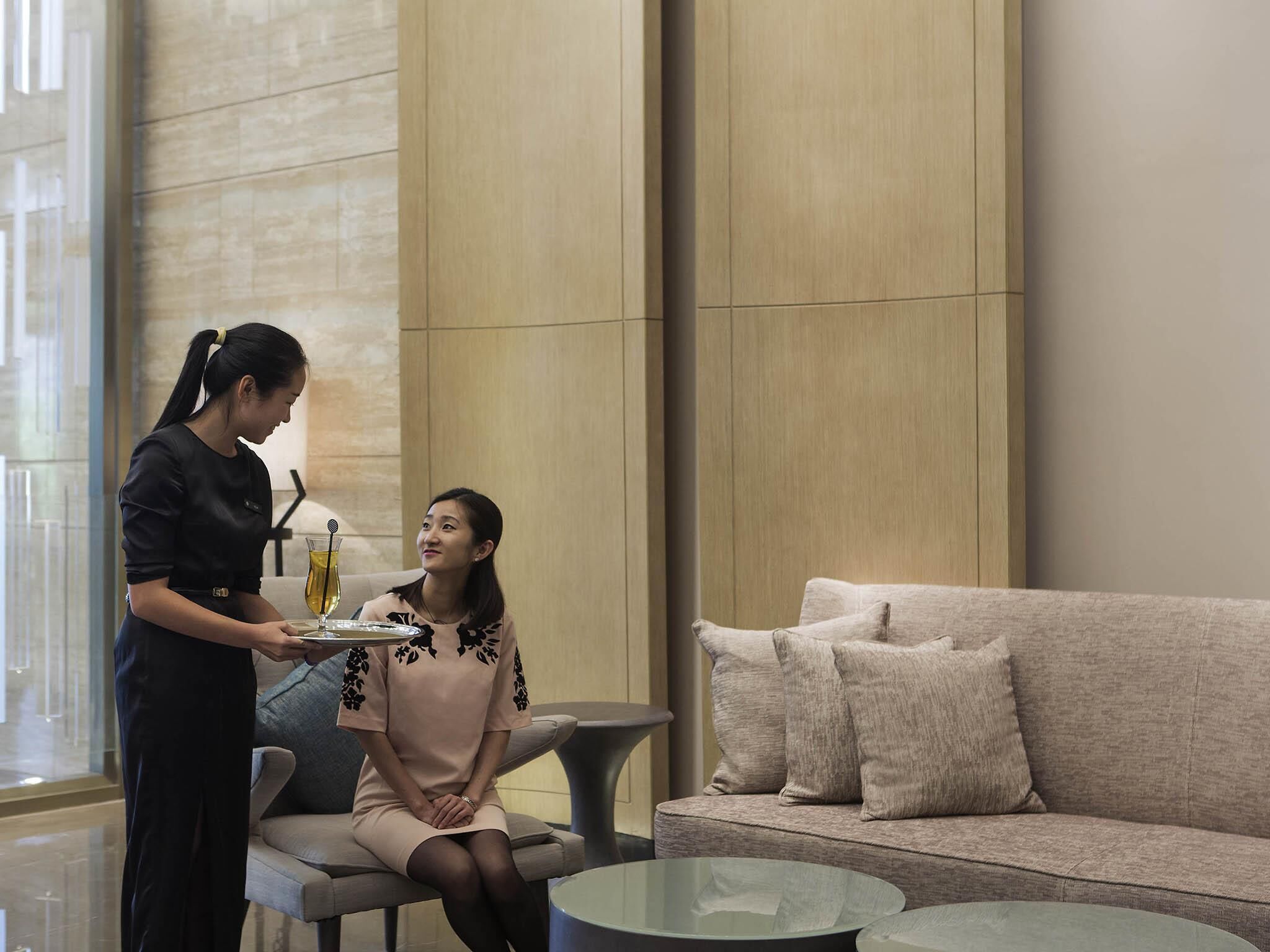Lobby lounge