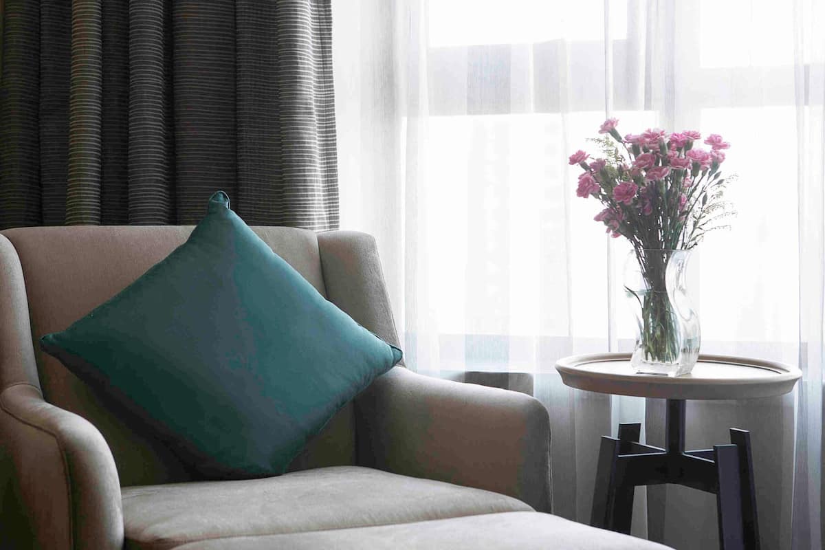 Deluxe Suite, 1 King Bed, Club Lounge Access | 1 bedroom, premium bedding, down comforters, minibar