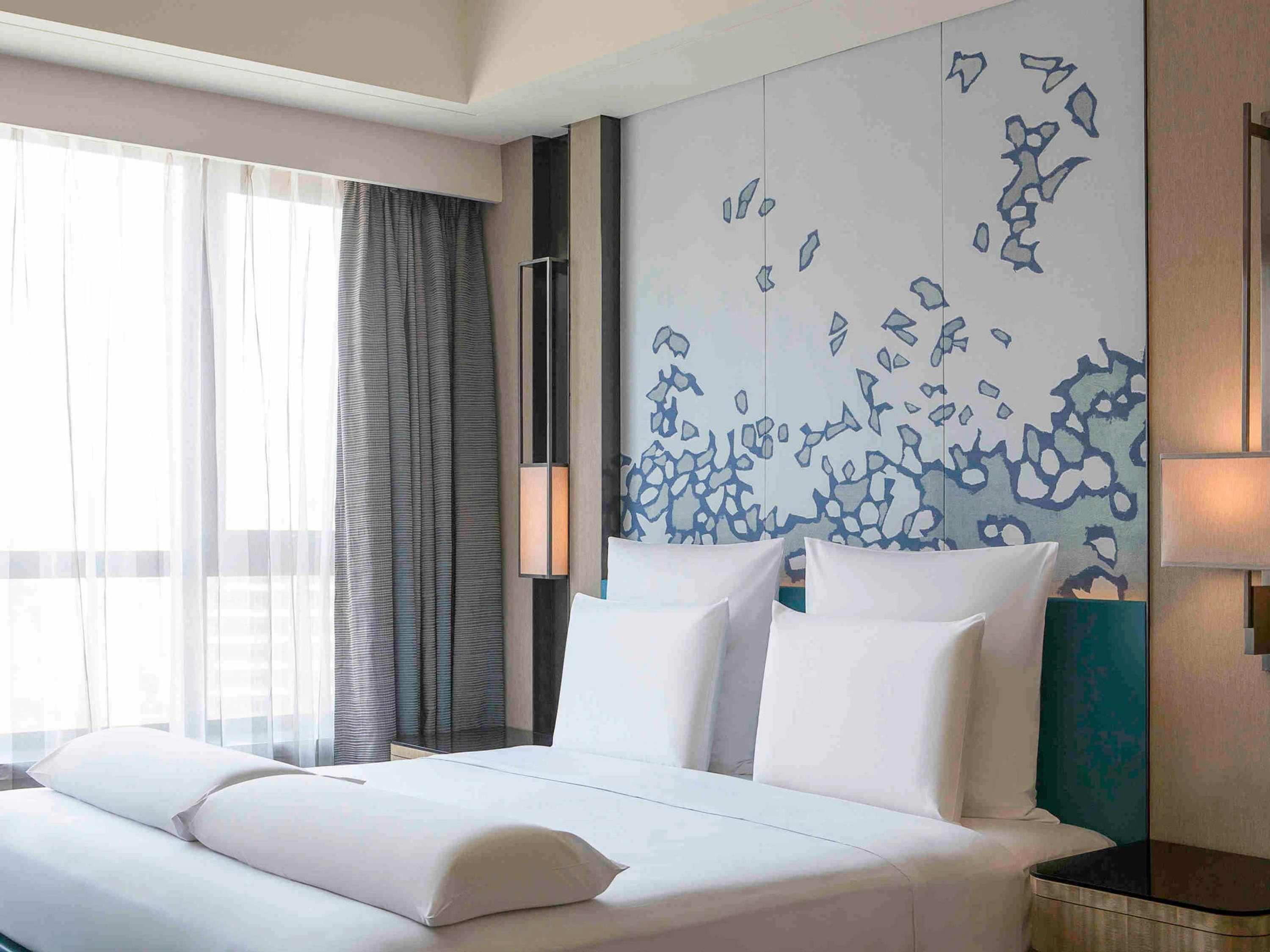 Superior Suite, 1 King Bed, Club Lounge Access | Premium bedding, down comforters, minibar, in-room safe