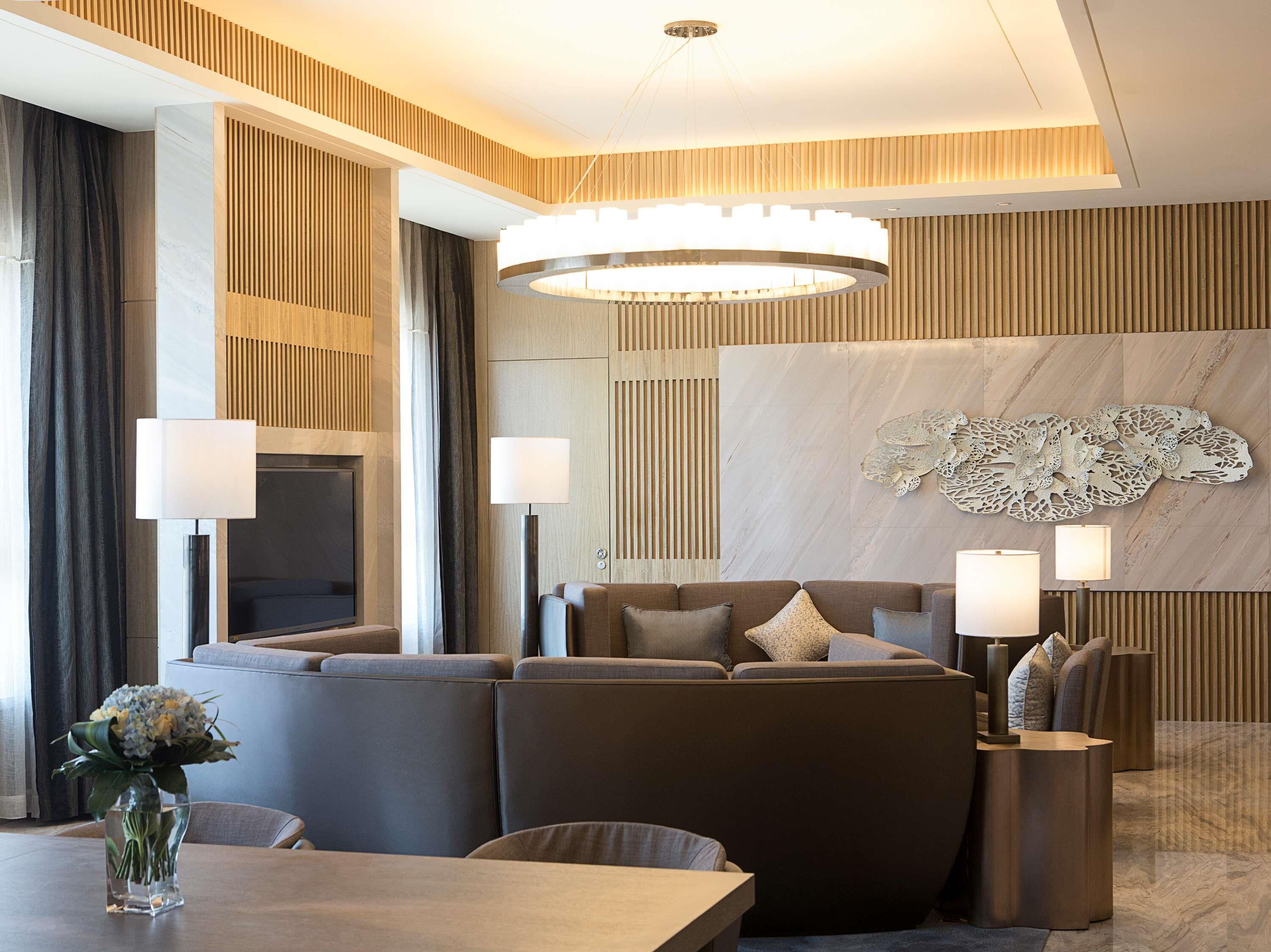 Hochwertige Bettwaren, Daunenbettdecken, Minibar, Zimmersafe